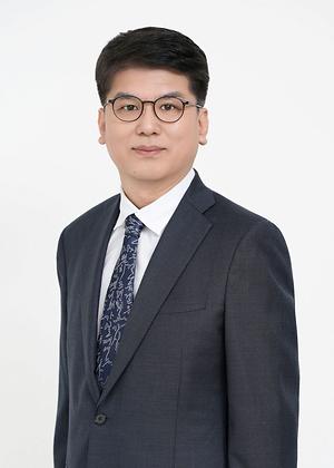 이동진